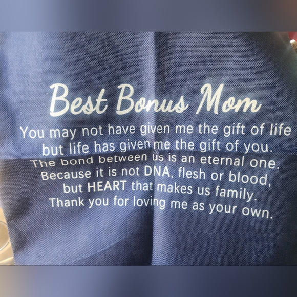 Bonus Mom decorative pillowcase - Picture 1 of 1